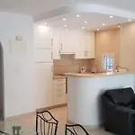 Spacious 3-bedroom * 阿德耶
