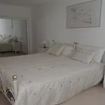 Spacious 3-bedroom 阿德耶