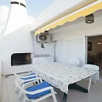 Spacious 3-bedroom 阿德耶