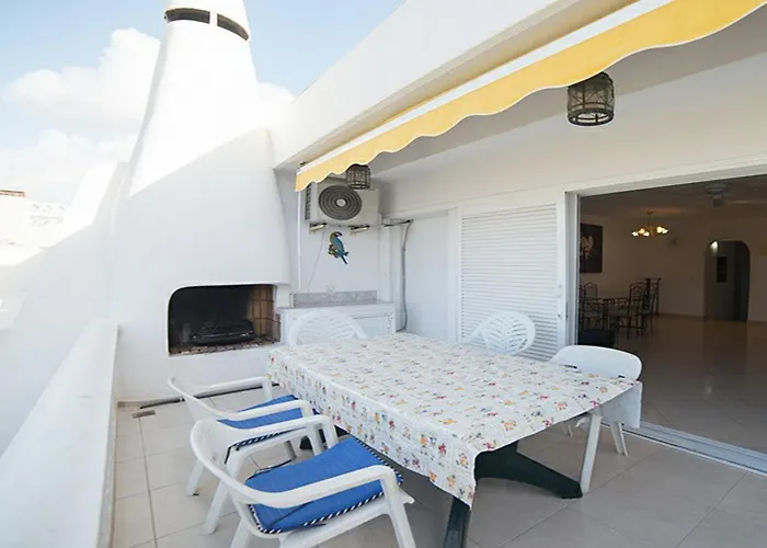 Spacious 3-bedroom 빌라